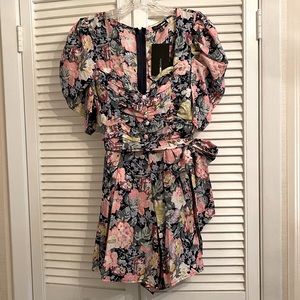 Fashion Nova floral romper size M NWT